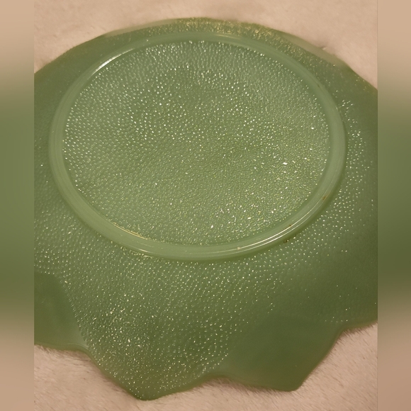 Fire King Jadeite Green Lotus Plate - Picture 7 of 10